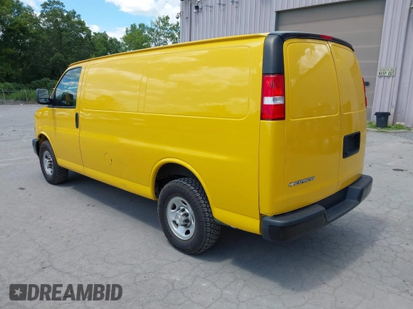 2021 Chevrolet Express Cargo with VIN 1GCWGAFP8M1175144, listed as a IAAI auction lot 42815392 with 57,298 mi miles and . Bid and sale history available at DreamBid. Image 3.