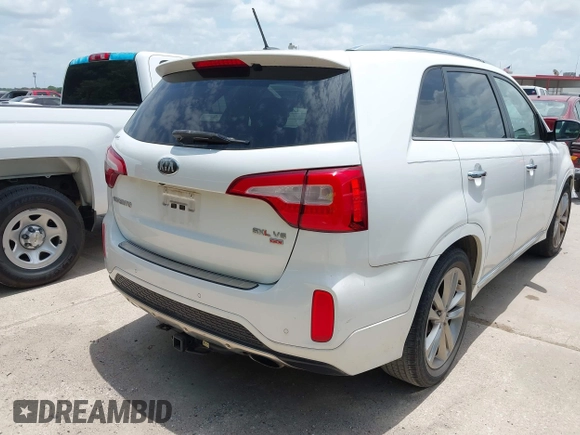 2014 Kia Sorento SX Limited with VIN 5XYKW4A74EG485464, listed as a IAAI auction lot 42546550 with 138,646 mi miles and . Bid and sale history available at DreamBid. Image 4.