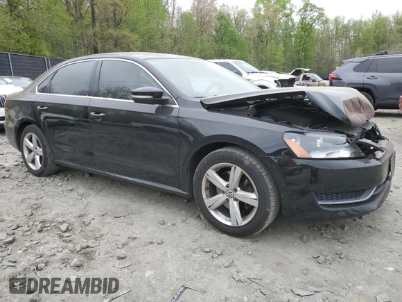 2013 Volkswagen Passat SE z VIN 1VWBP7A37DC137685, wystawiony jako Copart lot #53525235 z przebiegiem 132 971 mil mil oraz Szkoda całkowita • Salvage title. Historia ofert i sprzedaży dostępna na DreamBid. Obrazek 4.