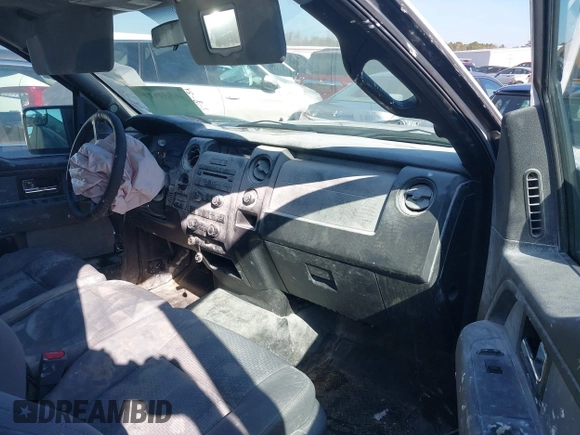 2013 Ford F-150 XL with VIN 1FTFW1CF2DFB40942, listed as a IAAI auction lot 40884111 with 266,063 mi miles and . Bid and sale history available at DreamBid. Image 5.