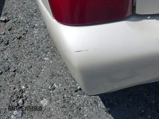 2001 Cadillac DeVille z VIN 1G6KD54Y91U197323, wystawiony jako IAAI lot #42251408 z przebiegiem Nie podano mil oraz . Historia ofert i sprzedaży dostępna na DreamBid. Obrazek 11.