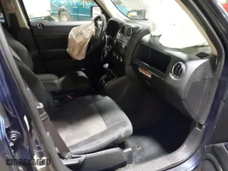 2014 Jeep Patriot Sport with VIN 1C4NJPBA1ED553340, listed as a IAAI auction lot 41212383 with 119,819 mi miles. Bid and sale history available at carsss.com. Image 5.