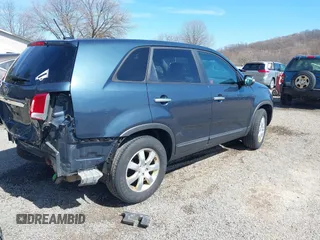 2011 Kia Sorento LX with VIN 5XYKT3A19BG164787, listed as a IAAI auction lot 41847231 with 139,050 mi miles. Bid and sale history available at carsss.com. Image 4.