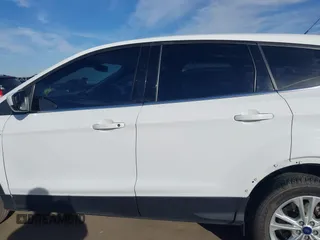 2017 Ford Escape SE z VIN 1FMCU0GD4HUC98899, wystawiony jako IAAI lot #41633762 z przebiegiem 72 245 mil mil oraz . Historia ofert i sprzedaży dostępna na DreamBid. Obrazek 15.