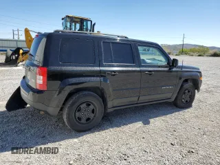 2015 Jeep Patriot Latitude with VIN 1C4NJPFB3FD377959, listed as a Copart auction lot 57914755 with 106,704 mi miles and Salvage title. Bid and sale history available at DreamBid. Image 3.