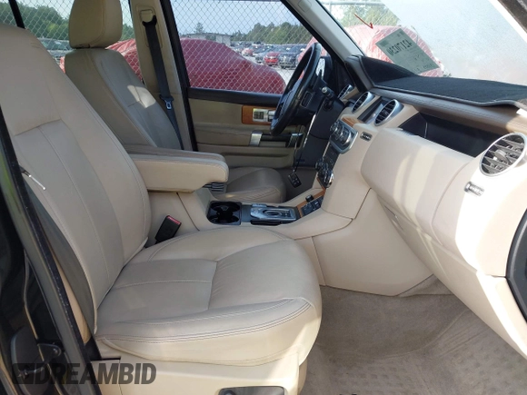 2016 Land Rover LR4 HSE Lux with VIN SALAK2V66GA779537, listed as a IAAI auction lot 42170230 with 135,553 mi miles and . Bid and sale history available at DreamBid. Image 5.