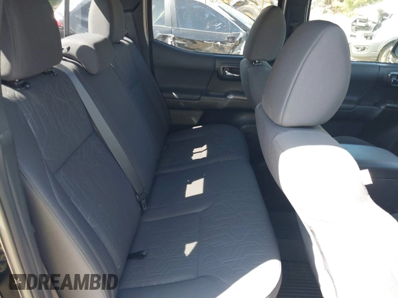 2017 Toyota Tacoma SR5 z VIN 3TMCZ5AN1HM062459, wystawiony jako IAAI lot #42138261 z przebiegiem 75 474 mil mil oraz . Historia ofert i sprzedaży dostępna na DreamBid. Obrazek 8.