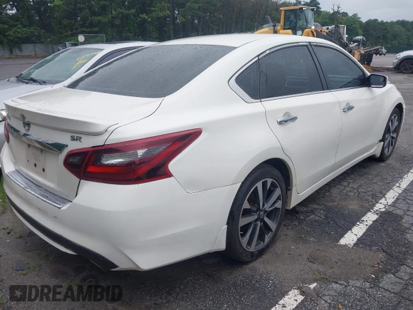 2017 Nissan Altima SR z VIN 1N4AL3AP3HC271465, wystawiony jako IAAI lot #42716097 z przebiegiem 159 349 mil mil oraz . Historia ofert i sprzedaży dostępna na DreamBid. Obrazek 4.