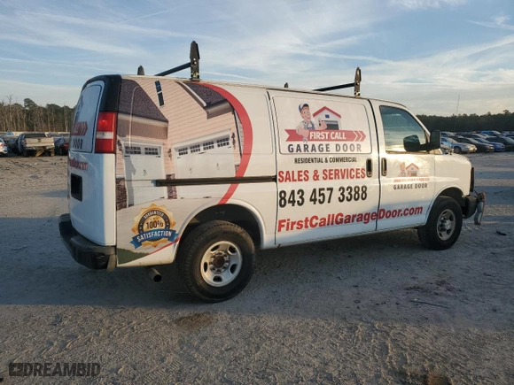2009 Chevrolet Express Cargo Van with VIN 1GCGG25C191104951, listed as a Copart auction lot 88656625 with 209,243 mi miles and Salvage Title. Bid and sale history available at carsss.com. Image 3.