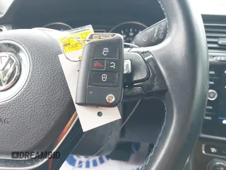 2017 Volkswagen Golf SE с VIN WVWKR7AU8HW953556, выставлен на аукционе IAAI как лот 42201220 с пробегом 74 711 миль миль и . История ставок и продаж доступна на DreamBid. Изображение 11.