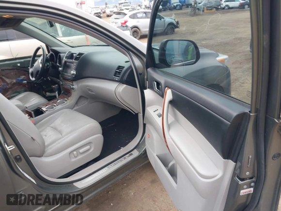 2012 Toyota Highlander Limited with VIN 5TDDK3EH5CS093448, listed as a IAAI auction lot 41777366 with 120,930 mi miles and . Bid and sale history available at DreamBid. Image 5.