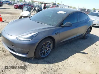 2023 Tesla Model 3 z VIN 5YJ3E1EA2PF404614, wystawiony jako IAAI lot #42009539 z przebiegiem 22 105 mil mil oraz . Historia ofert i sprzedaży dostępna na DreamBid. Obrazek 18.
