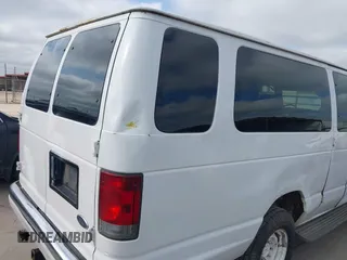2003 Ford Econoline Passenger XL with VIN 1FDSS31L13HB83911, listed as a IAAI auction lot 42213376 with 236,989 mi miles. Bid and sale history available at carsss.com. Image 17.