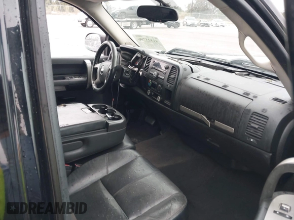 2008 Chevrolet Silverado 1500 1LT with VIN 3GCEC13JX8G147165, listed as a IAAI auction lot 41523796 with 206,104 mi miles and . Bid and sale history available at DreamBid. Image 5.
