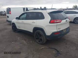 2018 Jeep Cherokee Limited with VIN 1C4PJMDB8JD613833, listed as a IAAI auction lot 40831461 with 134,497 mi miles. Bid and sale history available at carsss.com. Image 3.