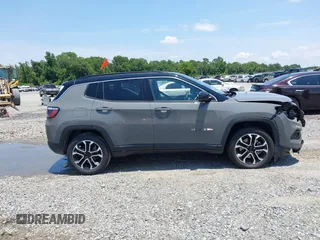 2024 Jeep Compass Limited z VIN 3C4NJDCN8RT596315, wystawiony jako IAAI lot #42607474 z przebiegiem 41 495 mil mil oraz . Historia ofert i sprzedaży dostępna na DreamBid. Obrazek 13.
