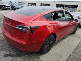 2023 Tesla Model 3 z VIN 5YJ3E1EA3PF449643, wystawiony jako Copart lot #49427105 z przebiegiem 43 791 mil mil oraz Czysty tytuł • Clean title. Historia ofert i sprzedaży dostępna na DreamBid. Obrazek 3.