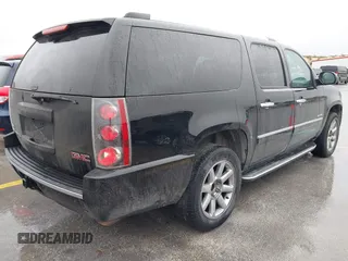 2010 GMC Denali z VIN 1GKUCMEF1AR181088, wystawiony jako IAAI lot #41563523 z przebiegiem 245 422 mil mil oraz . Historia ofert i sprzedaży dostępna na DreamBid. Obrazek 4.