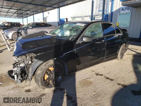 2012 Mercedes-Benz C 250 Sport z VIN WDDGF4HB0CA619034, wystawiony jako Copart lot #44616565 z przebiegiem Nie podano mil oraz Szkoda całkowita • Salvage title. Historia ofert i sprzedaży dostępna na DreamBid. Obrazek 1.