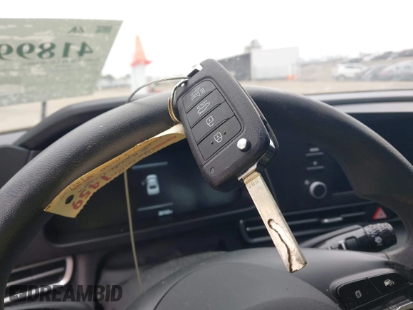 2025 Hyundai Elantra SE z VIN KMHLL4DG3SU860243, wystawiony jako IAAI lot #41899929 z przebiegiem 26 162 mil mil oraz . Historia ofert i sprzedaży dostępna na DreamBid. Obrazek 11.