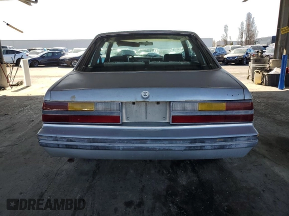 1983 Ford Mustang z VIN 1FABP26A1DF176922, wystawiony jako Copart lot #46378435 z przebiegiem 63 106 mil mil oraz Czysty tytuł • Clean title. Historia ofert i sprzedaży dostępna na DreamBid. Obrazek 6.