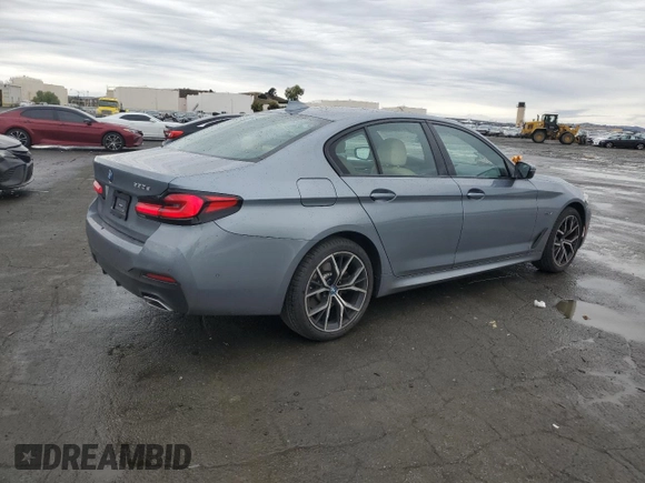 2022 BMW 5 Series 530e with VIN WBA13AG05NCL01602, listed as a Copart auction lot 85075934 with 34,240 mi miles and Salvage title. Bid and sale history available at DreamBid. Image 3.