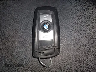 2015 BMW 3 Series 320i xDrive z VIN WBA3C3G57FNS76157, wystawiony jako IAAI lot #42042392 z przebiegiem 93 756 mil mil oraz . Historia ofert i sprzedaży dostępna na DreamBid. Obrazek 11.