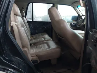 2006 Ford Expedition Eddie Bauer with VIN 1FMPU17526LA27603, listed as a IAAI auction lot 41953598 with 279,674 mi miles. Bid and sale history available at carsss.com. Image 8.