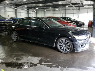 2021 Volvo S60 Inscription with VIN 7JRA22TL8MG095230, listed as a Copart auction lot 65422703 with 32,678 mi miles. Bid and sale history available at carsss.com. Image 4.