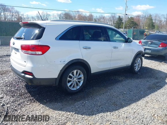 2016 Kia Sorento LX z VIN 5XYPGDA55GG179314, wystawiony jako IAAI lot #42026486 z przebiegiem 116 774 mil mil oraz . Historia ofert i sprzedaży dostępna na DreamBid. Obrazek 4.