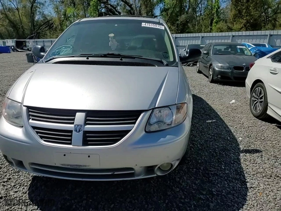 2006 Dodge Grand Caravan SXT with VIN 2D4GP44L16R789637, listed as a Copart auction lot 47515915 with 218,239 mi miles and Salvage Title. Bid and sale history available at carsss.com. Image 12.