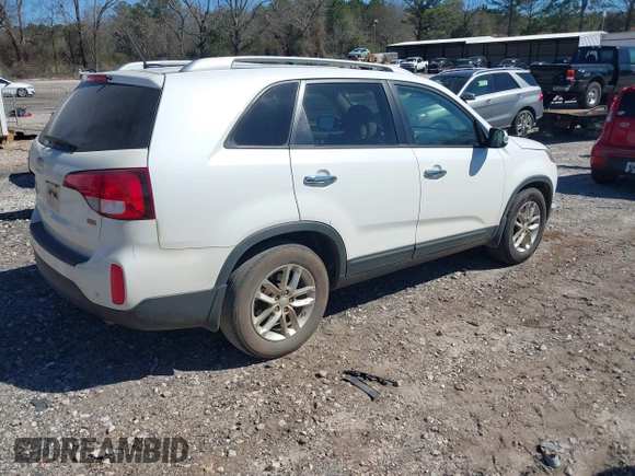 2014 Kia Sorento LX with VIN 5XYKT4A68EG521124, listed as a IAAI auction lot 41670919 with 181,722 mi miles. Bid and sale history available at carsss.com. Image 4.