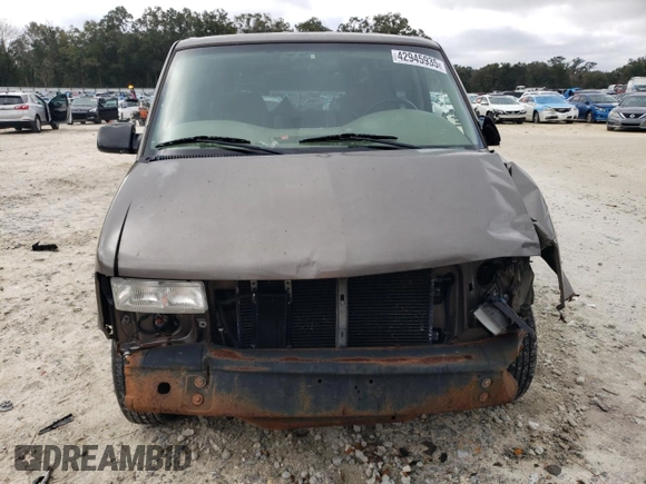 2001 Chevrolet Astro Cargo Van YF7 Upfitter with VIN 1GBDM19W61B157562, listed as a Copart auction lot 42945935 with 271,206 mi miles and Salvage Title. Bid and sale history available at carsss.com. Image 5.
