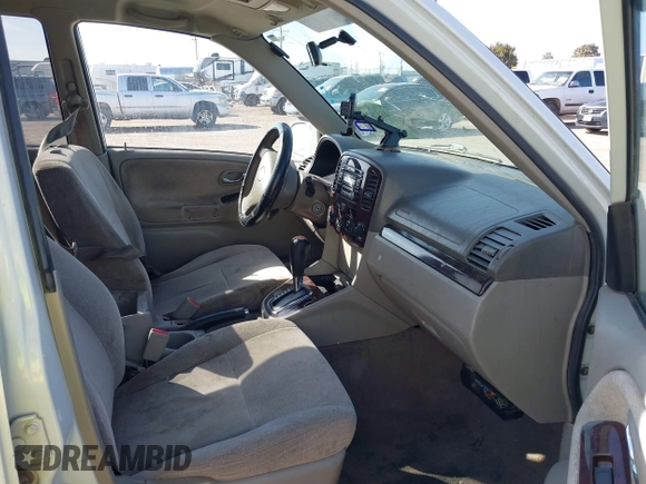 2005 Suzuki XL-7 LX with VIN JS3TX92V554106242, listed as a IAAI auction lot 41428710 with 204,513 mi miles. Bid and sale history available at carsss.com. Image 5.