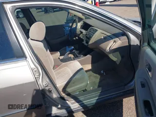 1998 Honda Accord LX with VIN 1HGCG5542WA266612, listed as a IAAI auction lot 42208066 with 202,101 mi miles and . Bid and sale history available at DreamBid. Image 5.