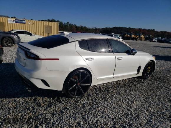 2020 Kia Stinger GT-Line with VIN KNAE15LA2L6078525, listed as a Copart auction lot 81990594 with 75,546 mi miles and Salvage Title. Bid and sale history available at carsss.com. Image 3.