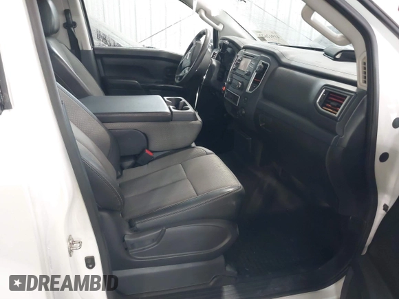 2017 Nissan Titan z VIN 1N6AA1R95HN544191, wystawiony jako IAAI lot #41912622 z przebiegiem 134 721 mil mil oraz . Historia ofert i sprzedaży dostępna na DreamBid. Obrazek 5.