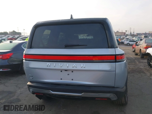2025 Rivian R1S Adventure z VIN 7PDSGBBA2SN058678, wystawiony jako IAAI lot #41429201 z przebiegiem 2 322 mil mil oraz . Historia ofert i sprzedaży dostępna na DreamBid. Obrazek 17.