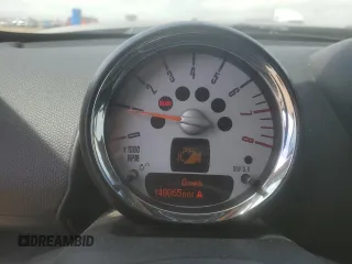 2013 MINI Countryman S ALL4 z VIN WMWZC5C56DWM16203, wystawiony jako Copart lot #54346425 z przebiegiem 148 065 mil mil oraz Szkoda całkowita • Salvage title. Historia ofert i sprzedaży dostępna na DreamBid. Obrazek 9.