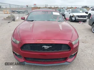 2015 Ford Mustang EcoBoost z VIN 1FA6P8THXF5349965, wystawiony jako IAAI lot #42107250 z przebiegiem 104 475 mil mil oraz . Historia ofert i sprzedaży dostępna na DreamBid. Obrazek 12.