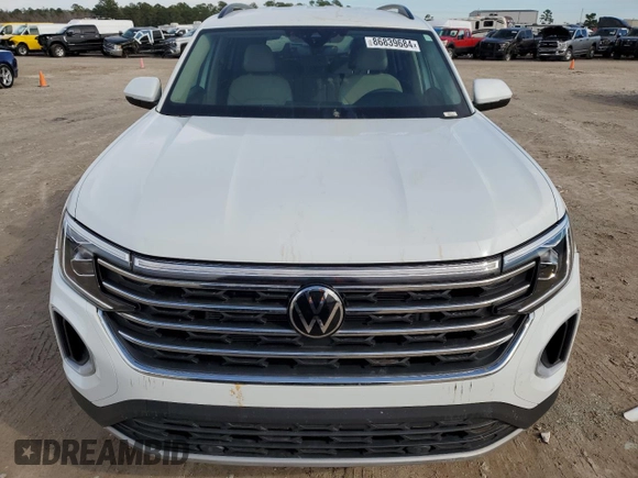 2024 Volkswagen Atlas SE with VIN 1V2DR2CA1RC533959, listed as a Copart auction lot 86839684 with 5,733 mi miles and Salvage title. Bid and sale history available at DreamBid. Image 5.