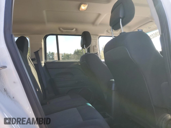 2016 Jeep Patriot Sport z VIN 1C4NJRBBXGD512146, wystawiony jako Copart lot #49086325 z przebiegiem 163 151 mil mil oraz Szkoda całkowita • Salvage title. Historia ofert i sprzedaży dostępna na DreamBid. Obrazek 11.