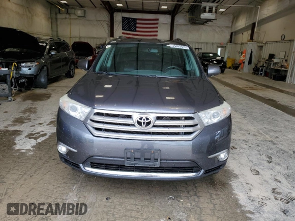 2013 Toyota Highlander Limited z VIN 5TDDK3EH1DS257974, wystawiony jako Copart lot #59481915 z przebiegiem 322 770 mil mil oraz Nie do naprawy • Non repairable. Historia ofert i sprzedaży dostępna na DreamBid. Obrazek 5.