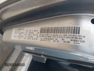 2008 Jeep Wrangler Sahara z VIN 1J4FA54158L640474, wystawiony jako IAAI lot #42243860 z przebiegiem 141 303 mil mil oraz . Historia ofert i sprzedaży dostępna na DreamBid. Obrazek 9.