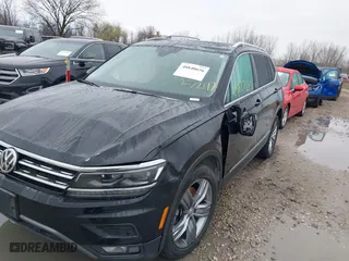 2019 Volkswagen Tiguan SEL Premium with VIN 3VV4B7AXXKM053709, listed as a IAAI auction lot 40840656 with 60,970 mi miles. Bid and sale history available at carsss.com. Image 6.