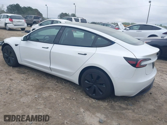 2024 Tesla Model 3 z VIN 5YJ3E1EA5RF732502, wystawiony jako IAAI lot #41871400 z przebiegiem 15 715 mil mil oraz . Historia ofert i sprzedaży dostępna na DreamBid. Obrazek 3.