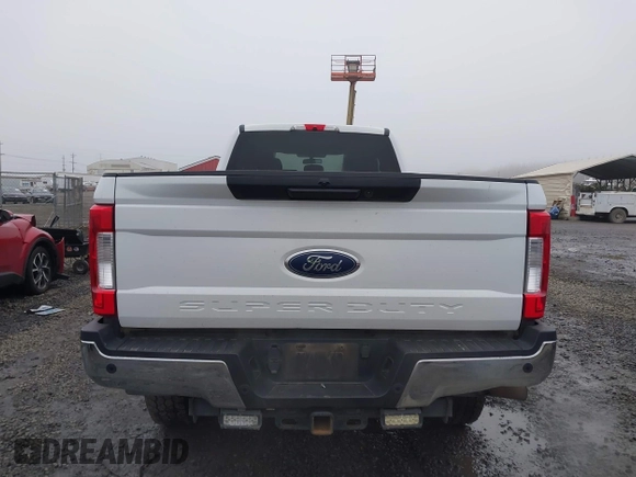 2018 Ford F-350 с VIN 1FT7X3BT4JEB83068, выставлен на аукционе IAAI как лот 41337896 с пробегом 200 841 миль миль и . История ставок и продаж доступна на DreamBid. Изображение 17.