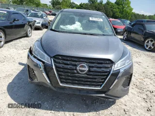 2023 Nissan Kicks S z VIN 3N1CP5BVXPL543869, wystawiony jako Copart lot #56141445 z przebiegiem 18 120 mil mil oraz Szkoda całkowita • Salvage title. Historia ofert i sprzedaży dostępna na DreamBid. Obrazek 5.