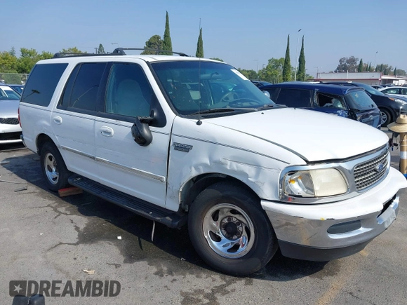 1998 Ford Expedition XLT with VIN 1FMRU176XWLA59524, listed as a IAAI auction lot 39809480 with 225,650 mi miles. Bid and sale history available at carsss.com. Image 1.