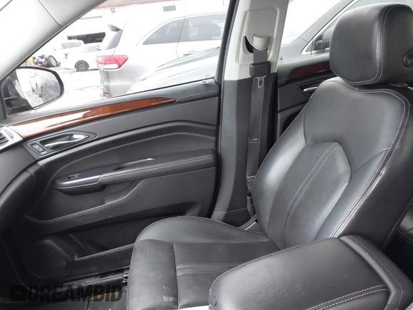 2013 Cadillac SRX Performance Collection with VIN 3GYFNHE33DS527519, listed as a IAAI auction lot 41652822 with 201,580 mi miles. Bid and sale history available at carsss.com. Image 5.